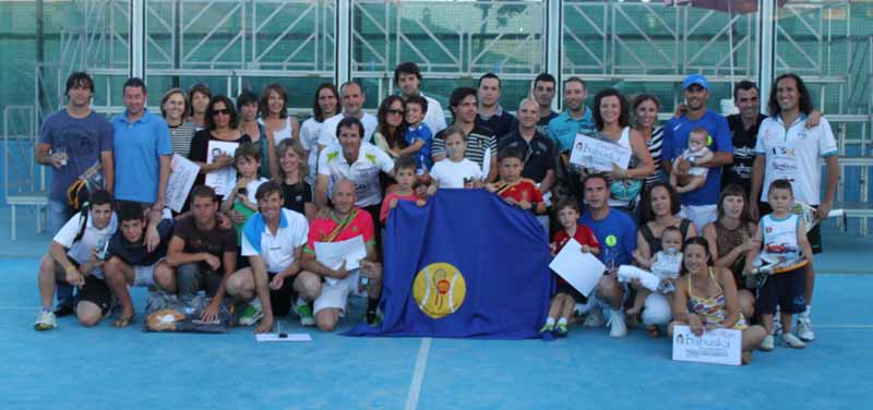 Adrian Gonzalez - Gorka Arellano y Paula Arellano - Romina Cantarelli vencen en el Trofeo Cintru&eacute;nigo Club de P&aacute;del y Tenis